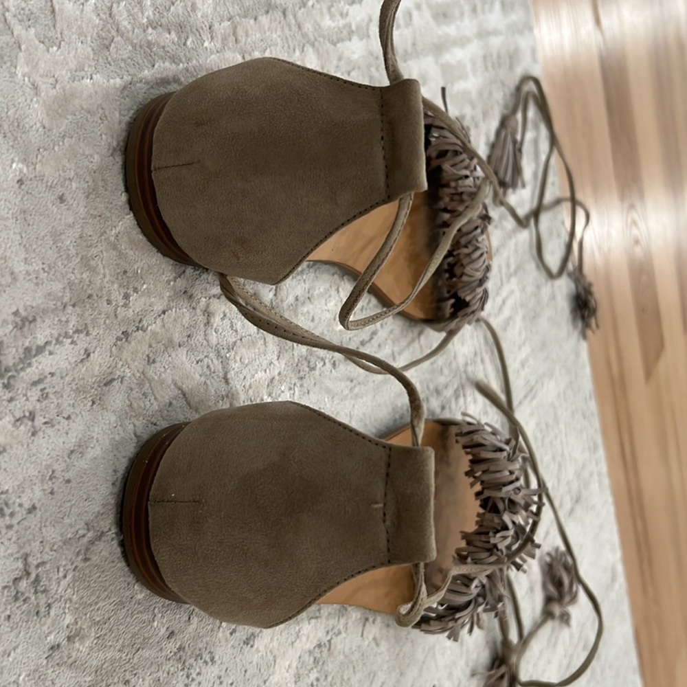 Steve Madden tie up fringe sandals - Picture 3 of 6
